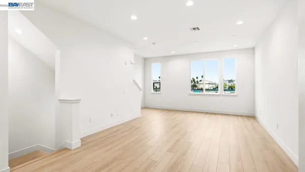 $1,281,852 | 1668 Clement Avenue, Alameda, CA 94501