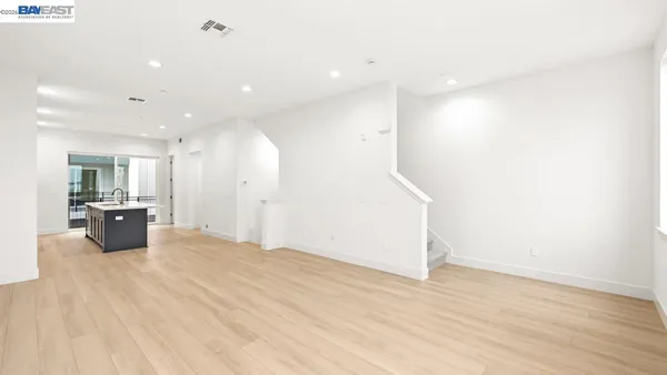 $1,281,852 | 1668 Clement Avenue, Alameda, CA 94501