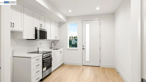 $1,281,852 | 1668 Clement Avenue, Alameda, CA 94501