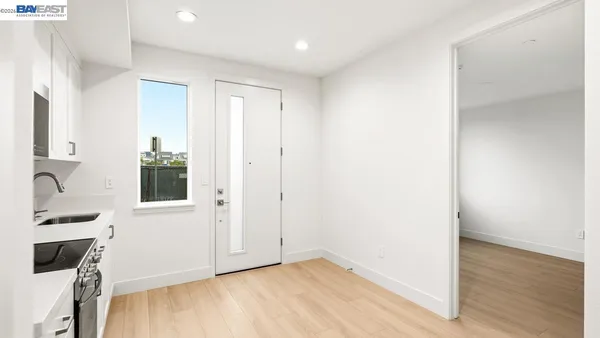 $1,281,852 | 1668 Clement Avenue, Alameda, CA 94501