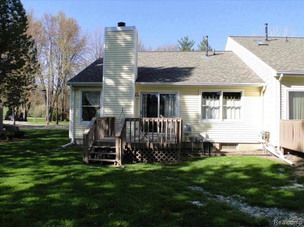 110 Meadow Pointe Drive, Unit 1 Fenton, MI 48430 - Photo 8 of 8 Back of house