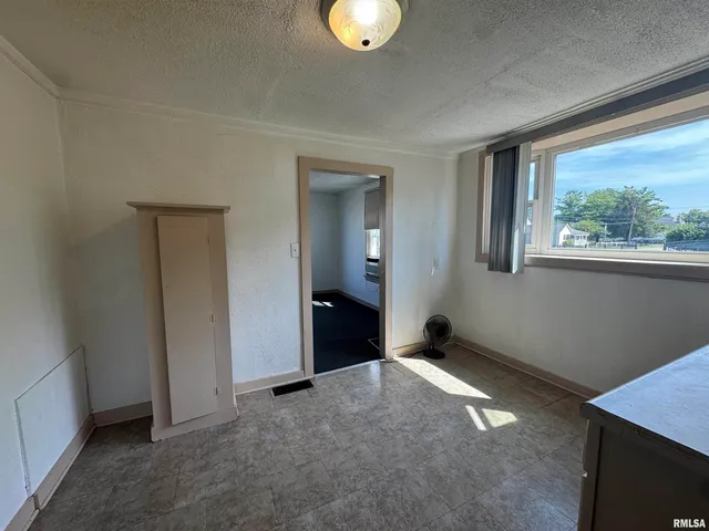 $49,000 | 584 East South Street, Galesburg, IL 61401