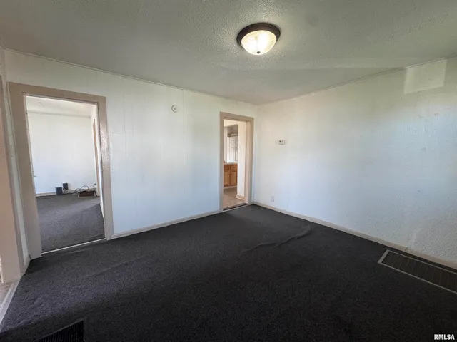 $49,000 | 584 East South Street, Galesburg, IL 61401