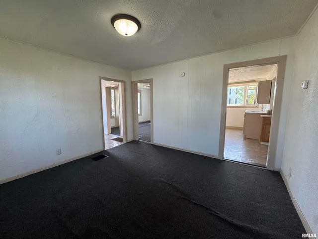 $49,000 | 584 East South Street, Galesburg, IL 61401