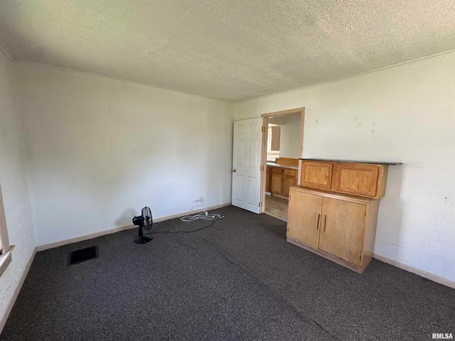 $49,000 | 584 East South Street, Galesburg, IL 61401