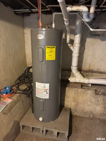 $49,000 | 584 East South Street, Galesburg, IL 61401