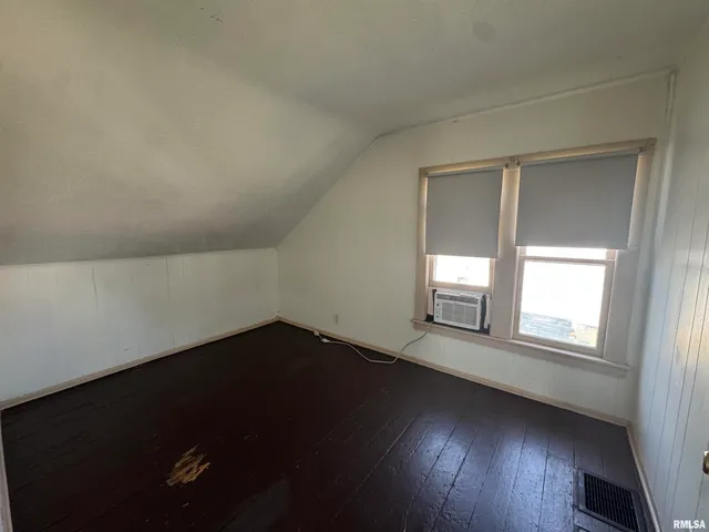 $49,000 | 584 East South Street, Galesburg, IL 61401