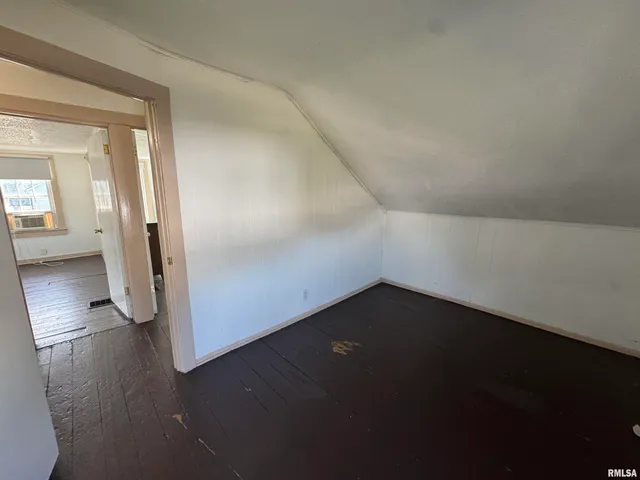 $49,000 | 584 East South Street, Galesburg, IL 61401