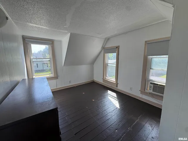 $49,000 | 584 East South Street, Galesburg, IL 61401