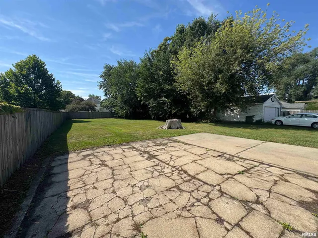 $49,000 | 584 East South Street, Galesburg, IL 61401