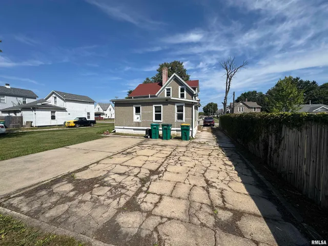 $49,000 | 584 East South Street, Galesburg, IL 61401