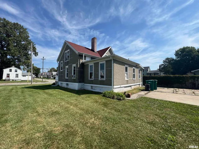 $49,000 | 584 East South Street, Galesburg, IL 61401