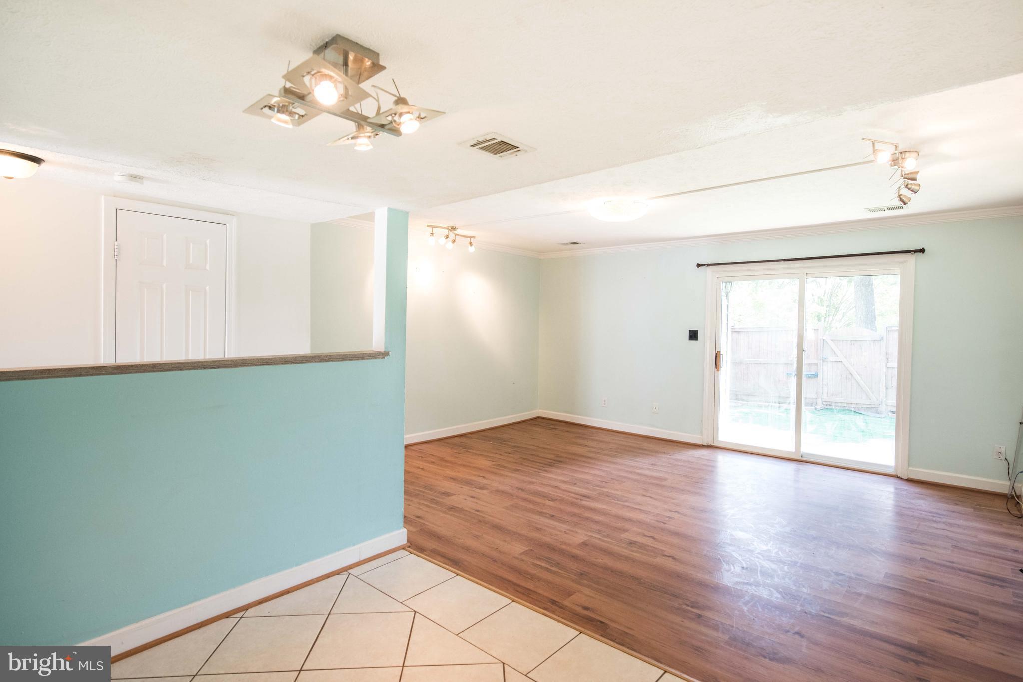 9915 Hampton Road Manassas, VA 20110 - Photo 12 of 30 Dining Room / Living Room