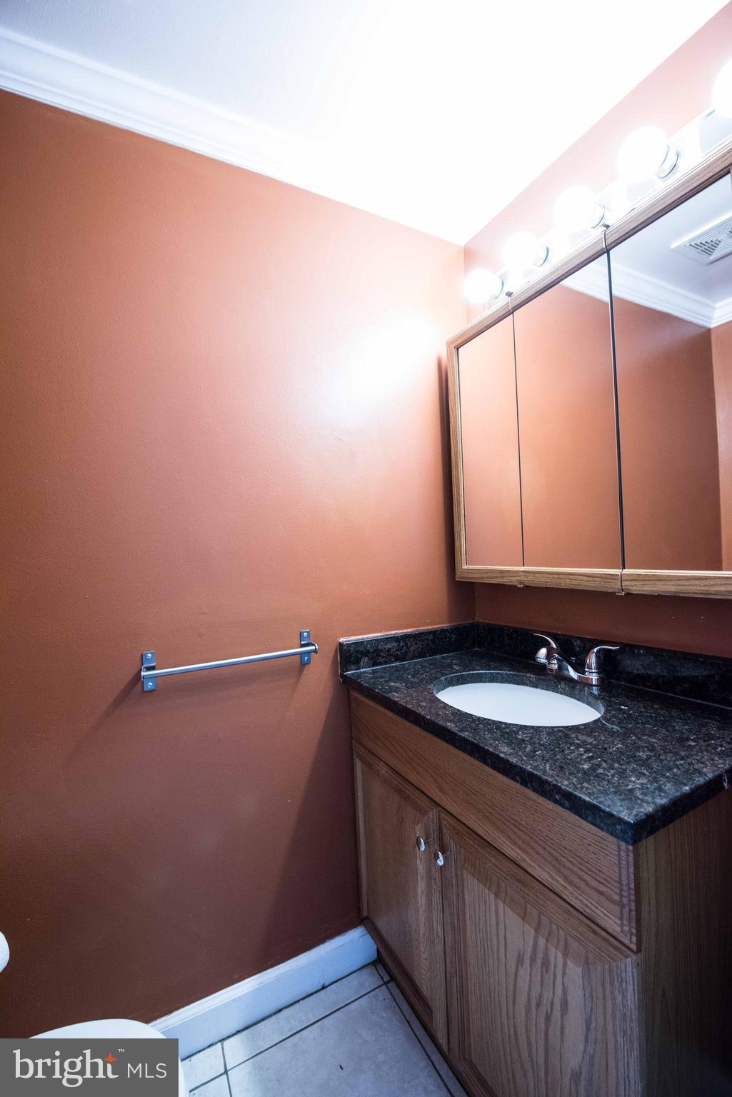 9915 Hampton Road Manassas, VA 20110 - Photo 15 of 30 Bath