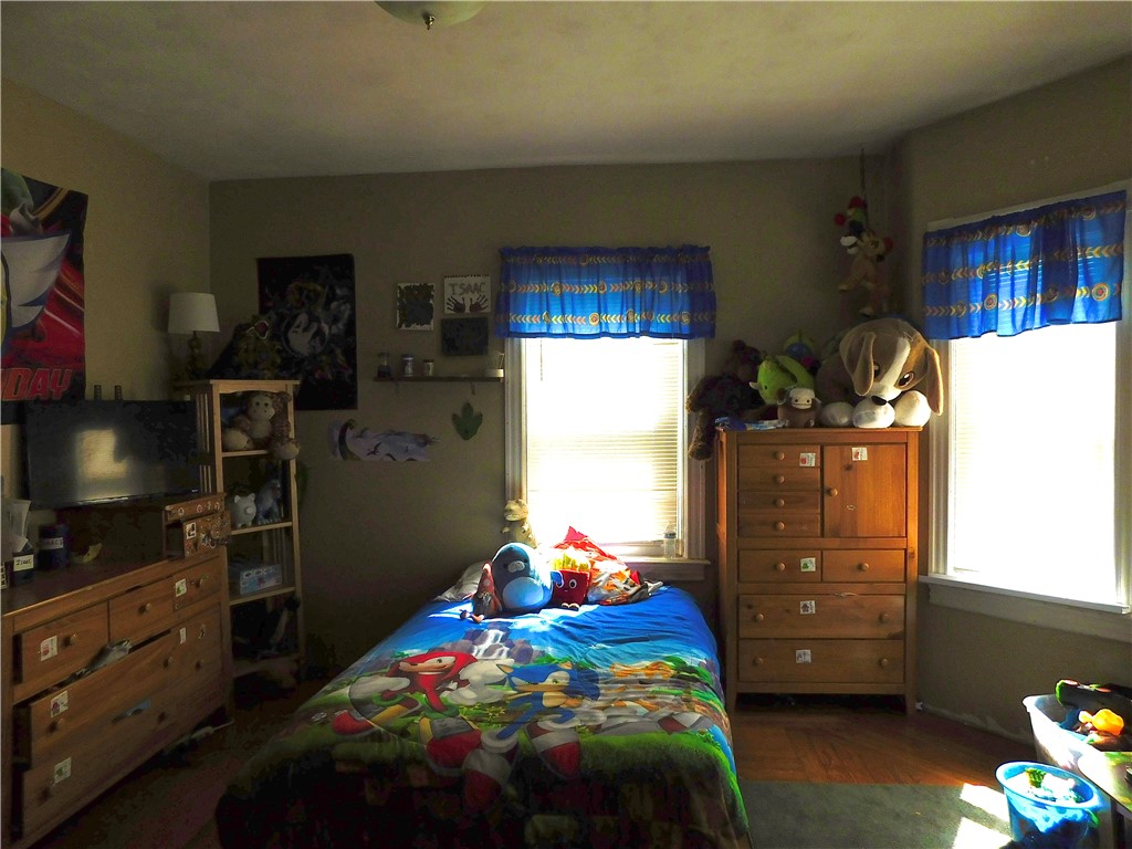 58 Myrtle Street Pawtucket, RI 02860 - Photo 4 of 17