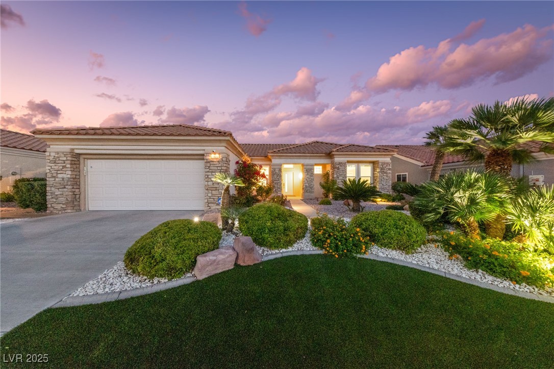 1928 Hot Oak Ridge Street Las Vegas, NV 89134 - Photo 12 of 98