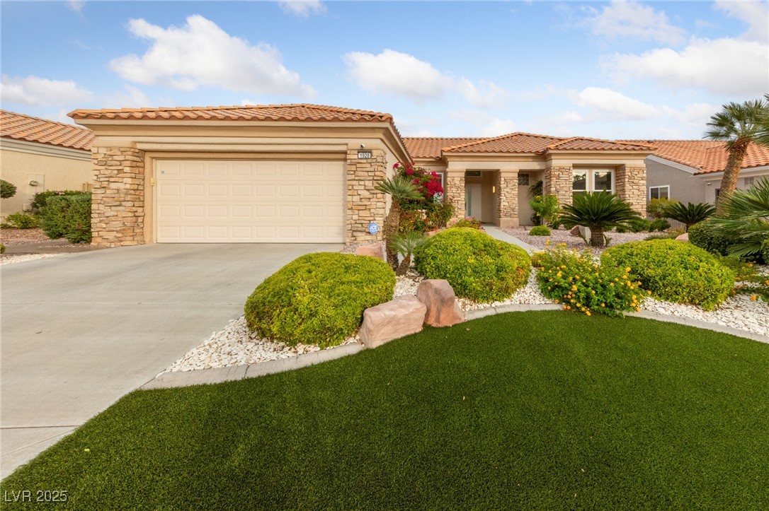 1928 Hot Oak Ridge Street Las Vegas, NV 89134 - Photo 50 of 98