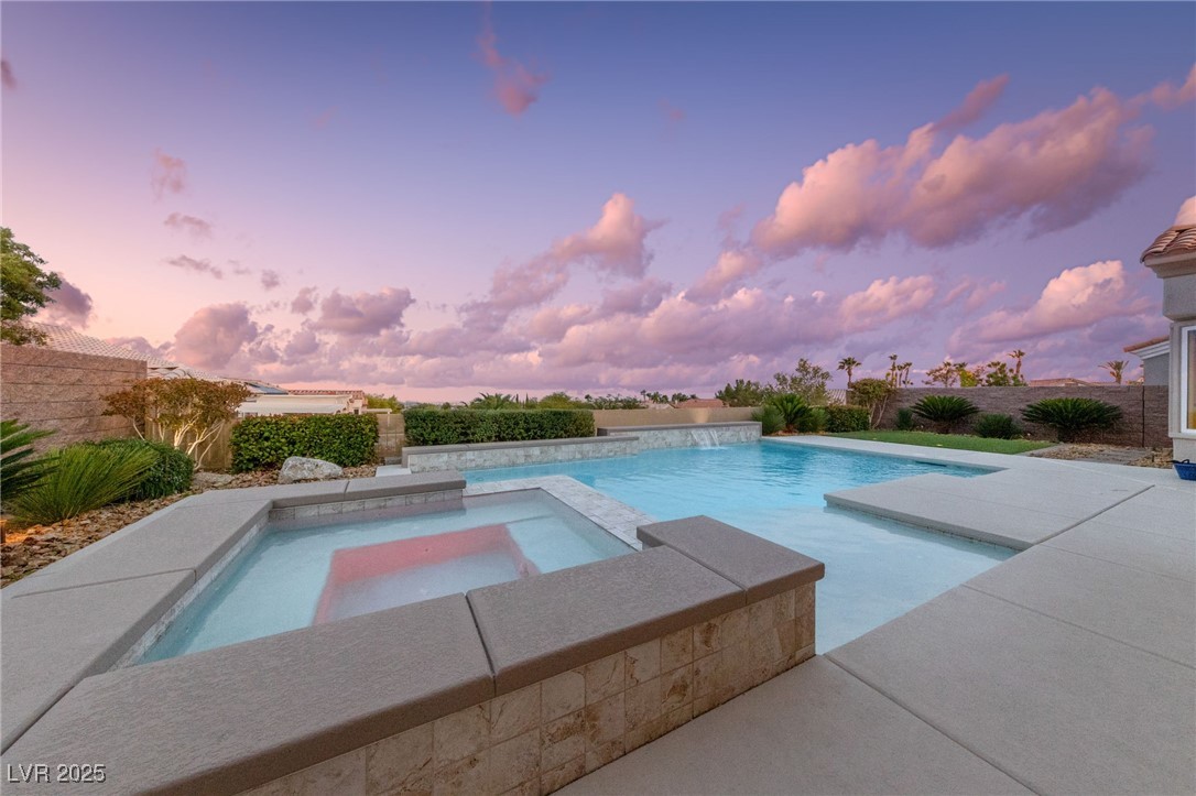 1928 Hot Oak Ridge Street Las Vegas, NV 89134 - Photo 6 of 98