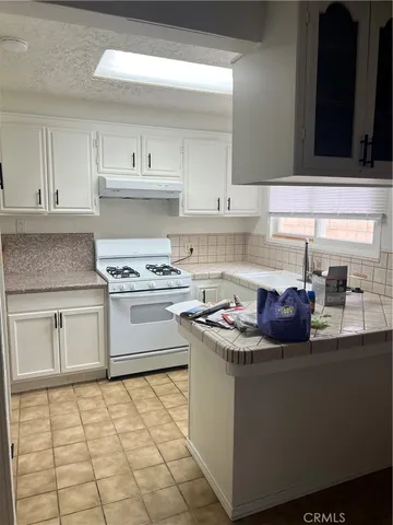 $2,300 | 44078 Cedar Avenue, Lancaster, CA 93534