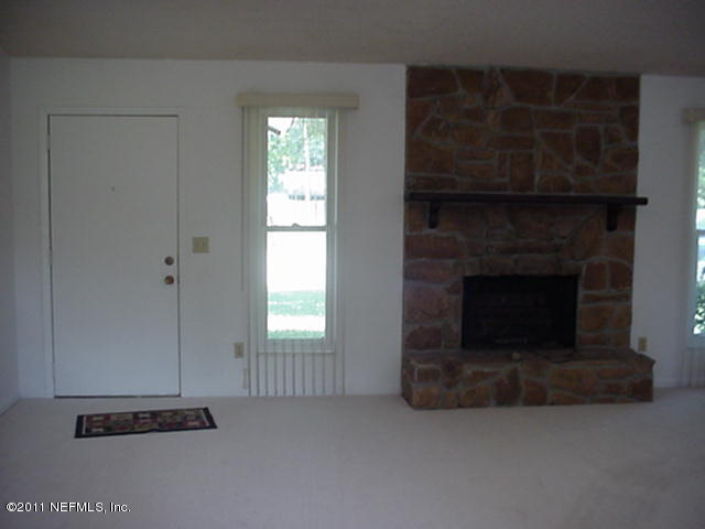 10405 Indian Walk Road Jacksonville, FL 32257 - Photo 4 of 12 Living Room