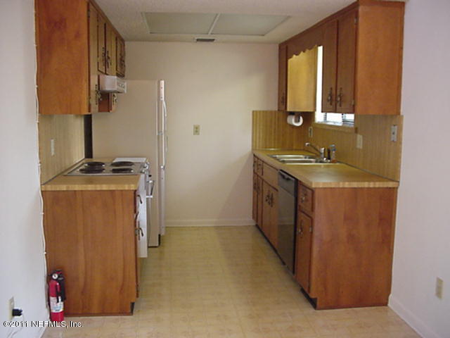 10405 Indian Walk Road Jacksonville, FL 32257 - Photo 8 of 12 Kitchen