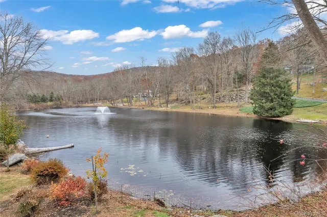 $899,900 | 297 Church Road, Putnam Valley, NY 10579