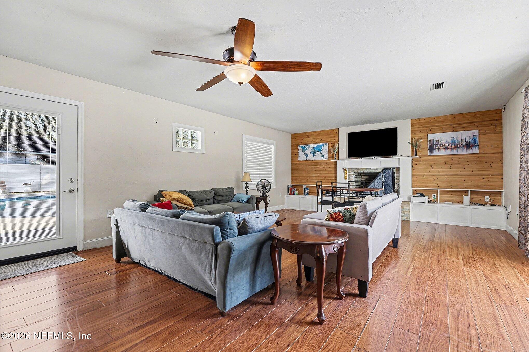 655 Pointview Road Keystone Heights, FL 32656 - Photo 12 of 38 011_file_5482