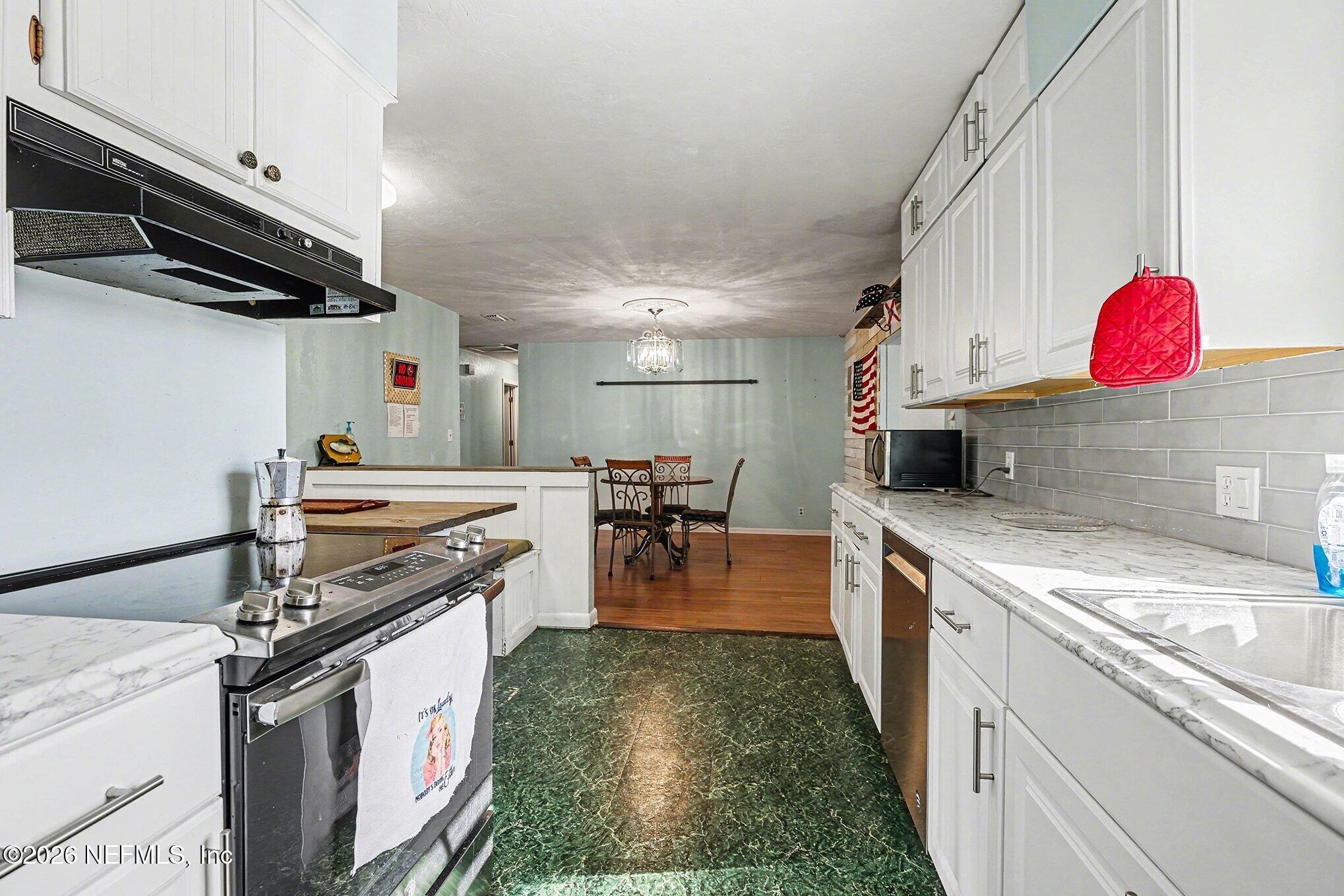 655 Pointview Road Keystone Heights, FL 32656 - Photo 16 of 38 015_file_8014