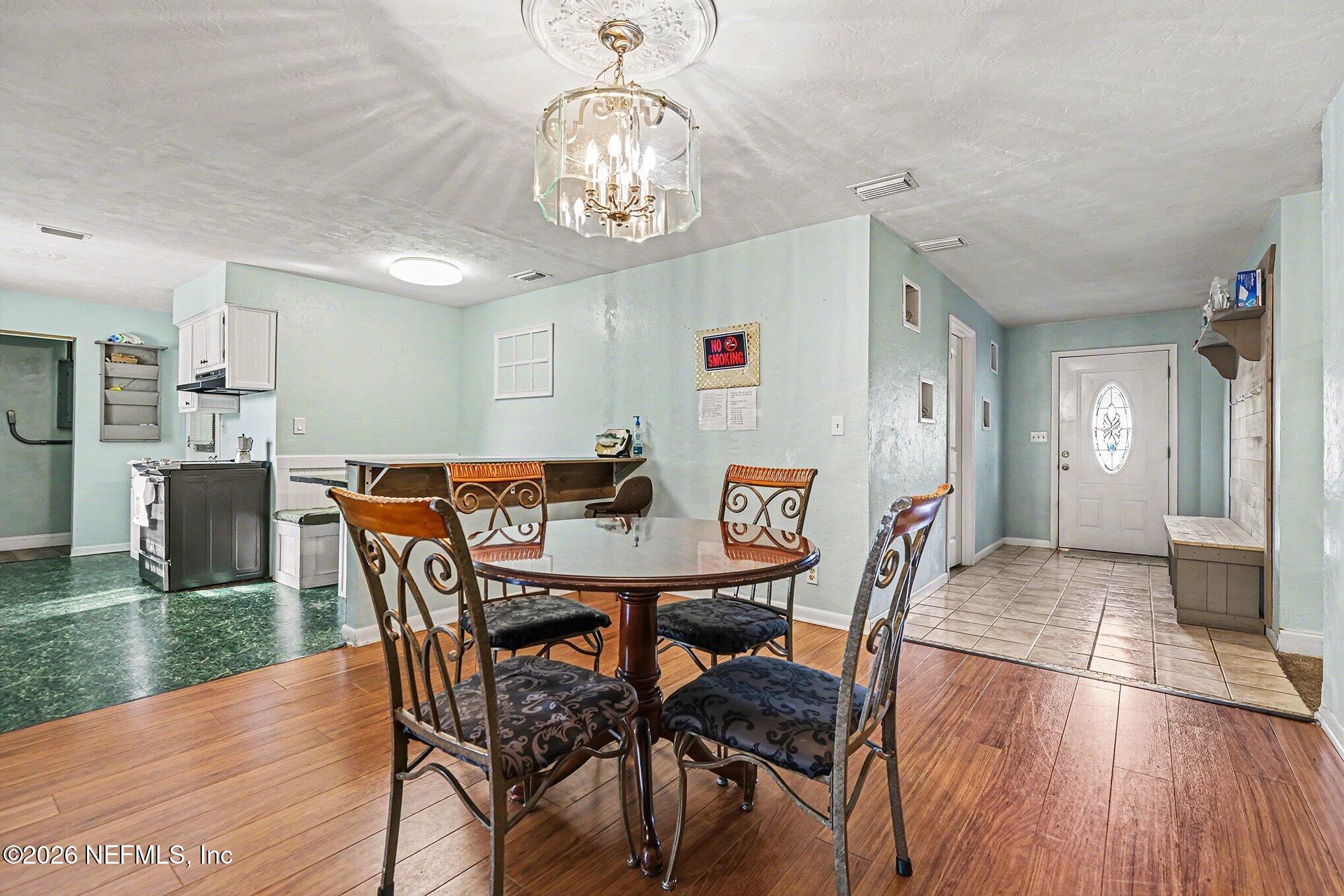 655 Pointview Road Keystone Heights, FL 32656 - Photo 9 of 38 008_file_7135