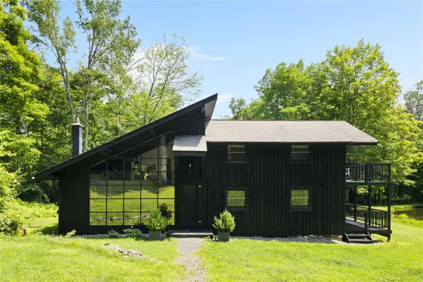 $1,250,000 | 161 Stagecoach Road, Hillsdale, NY 12529