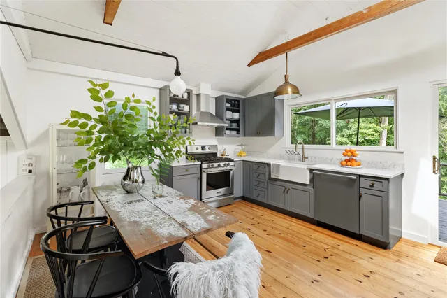 $1,250,000 | 161 Stagecoach Road, Hillsdale, NY 12529