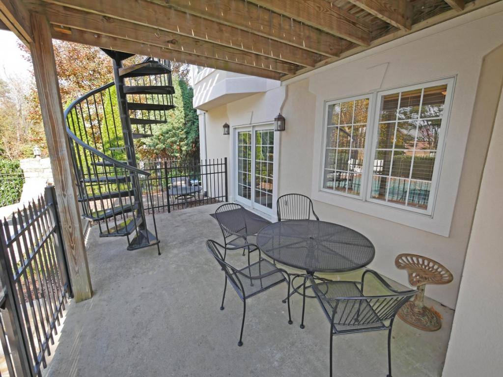 122 Reed Circle Johnson City, TN 37601 - Photo 35 of 36 Spiral staircase to upper deck