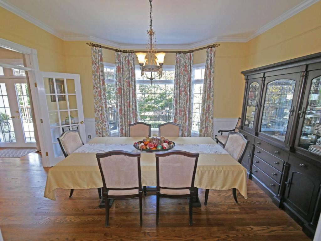 122 Reed Circle Johnson City, TN 37601 - Photo 9 of 36 Dining room