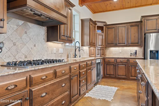 $720,000 | 119 Olinger Lane, Rayne, LA 70578