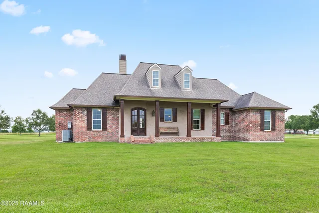$720,000 | 119 Olinger Lane, Rayne, LA 70578