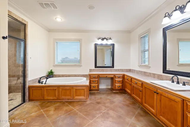 $720,000 | 119 Olinger Lane, Rayne, LA 70578