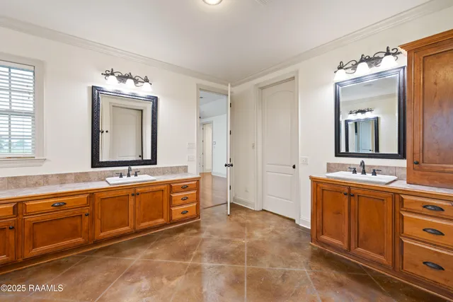 $720,000 | 119 Olinger Lane, Rayne, LA 70578