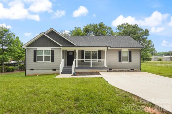 $3,200 | 2675 Elmin Street, Charlotte, NC 28208