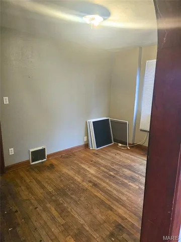 $19,000 | 2305 West 24th Street, Granite City, IL 62040