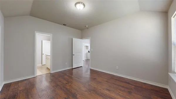 $1,700 | 2104 Daniel Street, Fort Worth, TX 76104