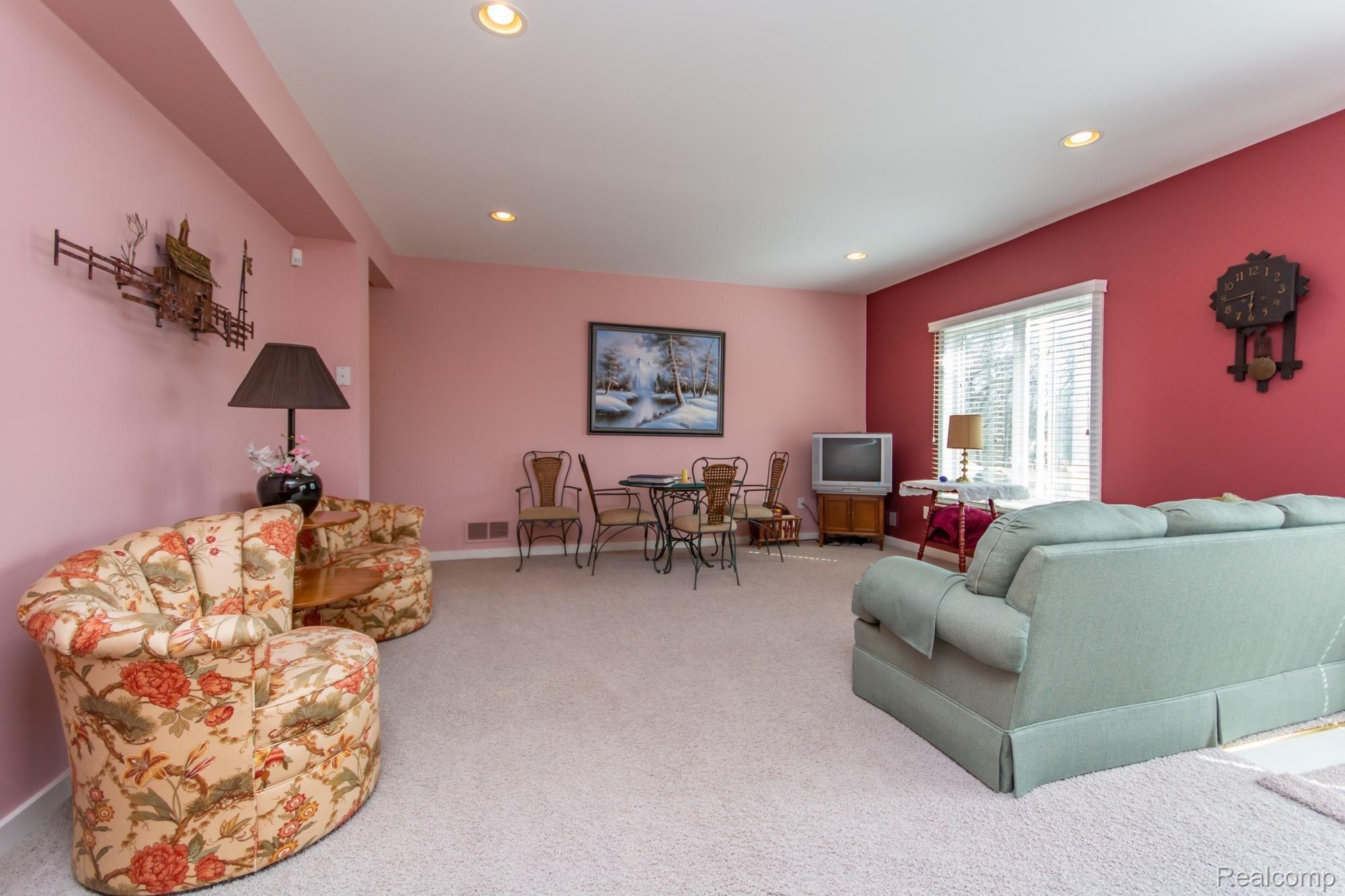 6279 Maybee Road Clarkston, MI 48346 - Photo 22 of 37 DSC_8583.jpg