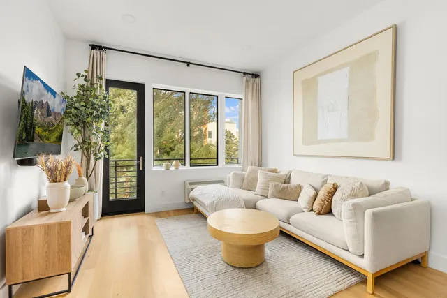 $850,000 | 103 Meserole Street, Unit 3B | Williamsburg