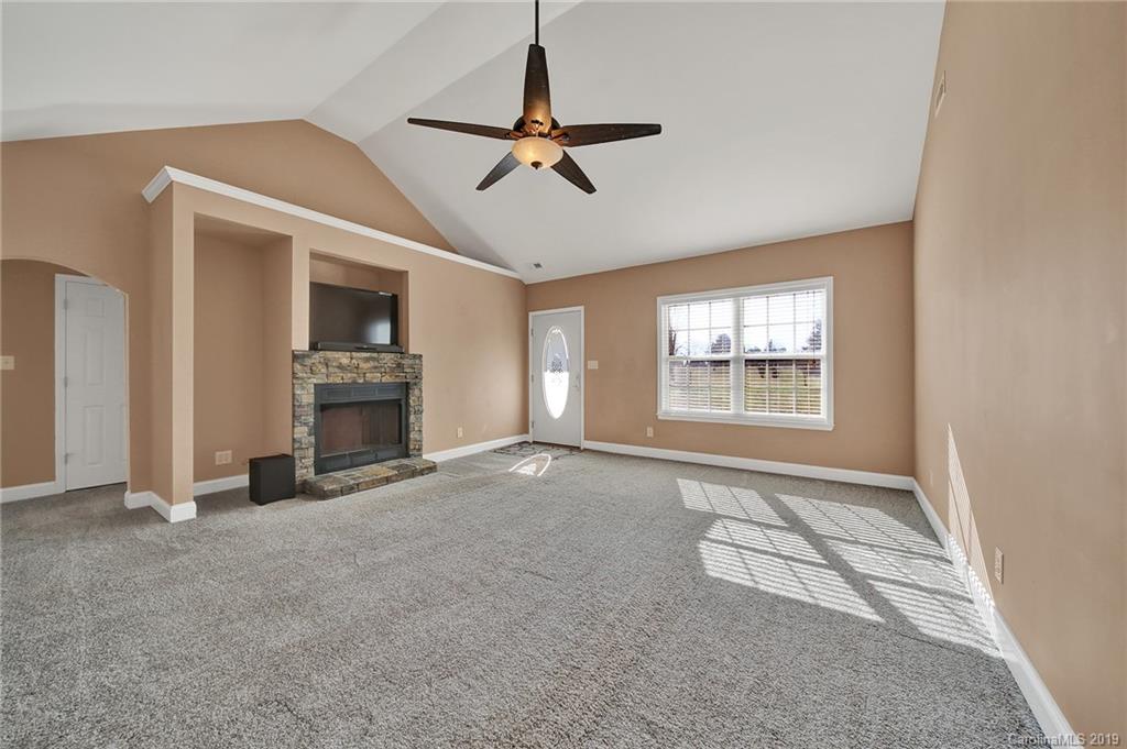 326 State Rd S-46-167 York, SC 29745 - Photo 8 of 32 Gallery Image 8