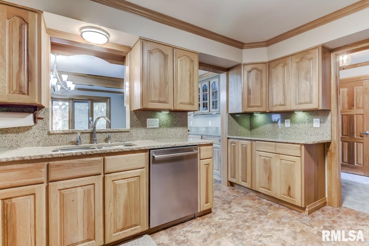 5628 Mechanicsburg Road Springfield, IL 62712 - Photo 17 of 45