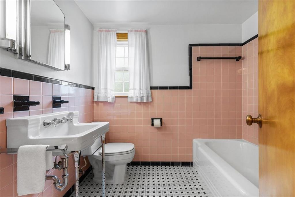 111 Lewis Street Ambridge, PA 15003 - Photo 16 of 31 Gallery Image 16