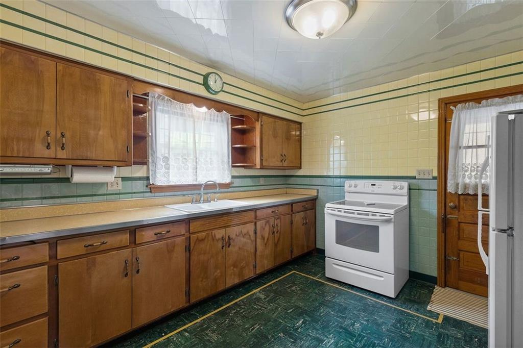 111 Lewis Street Ambridge, PA 15003 - Photo 8 of 31 Gallery Image 8