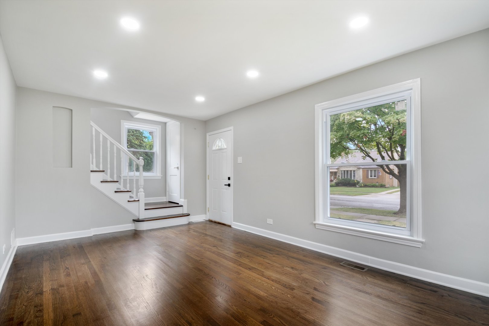 2513 5th Avenue North Riverside, IL 60546 - Photo 4 of 27 a view of wooden floor and windows in a room
