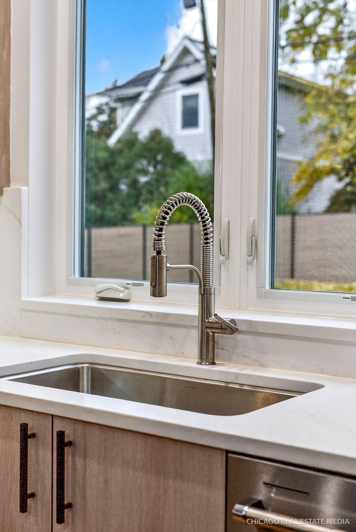 6090 Belmont Road Downers Grove, IL 60516 - Photo 20 of 75