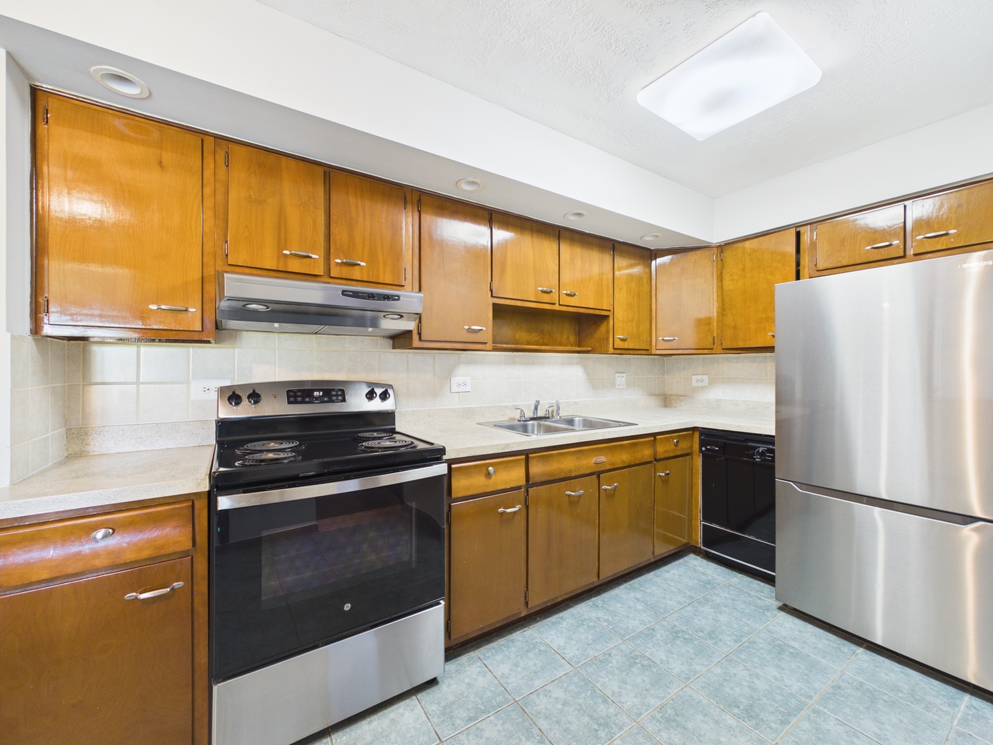 2222 South Goebbert Road, Unit 358 Arlington Heights, IL 60005 - Photo 13 of 46 Gallery Image 13