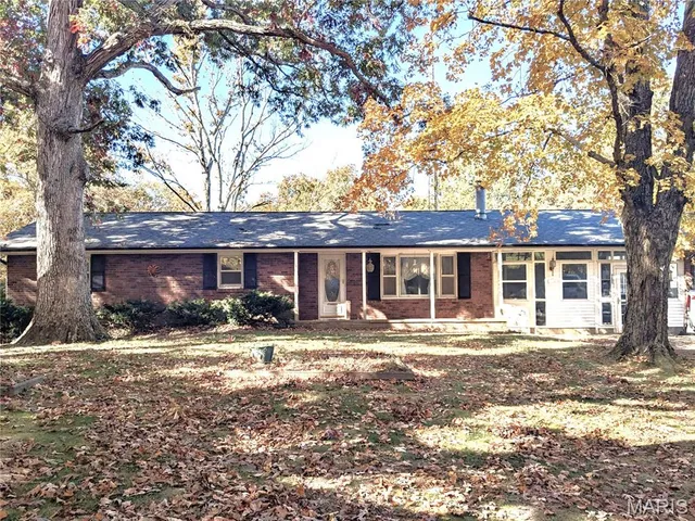 $260,000 | 19503 North Moonbeam Lane, Mount Vernon, IL 62864